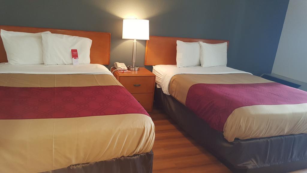 Econo Lodge Inn & Suites ג'ונסון סיטי מראה חיצוני תמונה