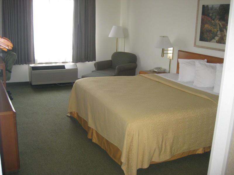 Econo Lodge Inn & Suites ג'ונסון סיטי חדר תמונה